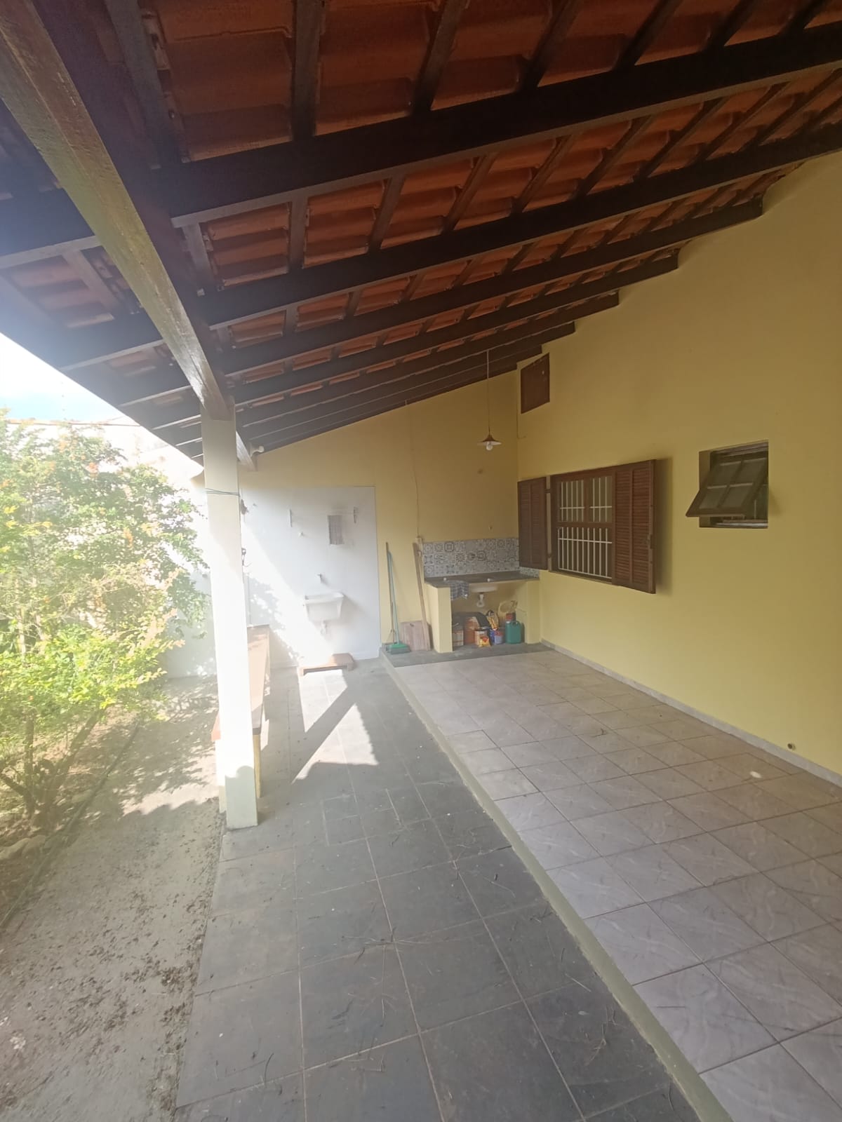 CAS261305 Edícula a 200 metros da praia em Itanhaém com 10 vagas de garagem