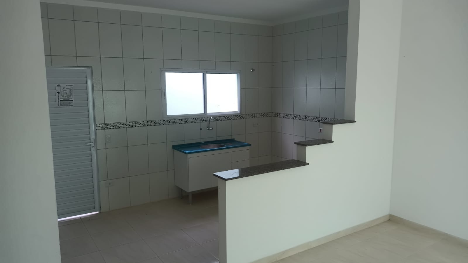 Sobrado 2 Suítes com Churrasqueira - Lado Praia a 500m do Mar