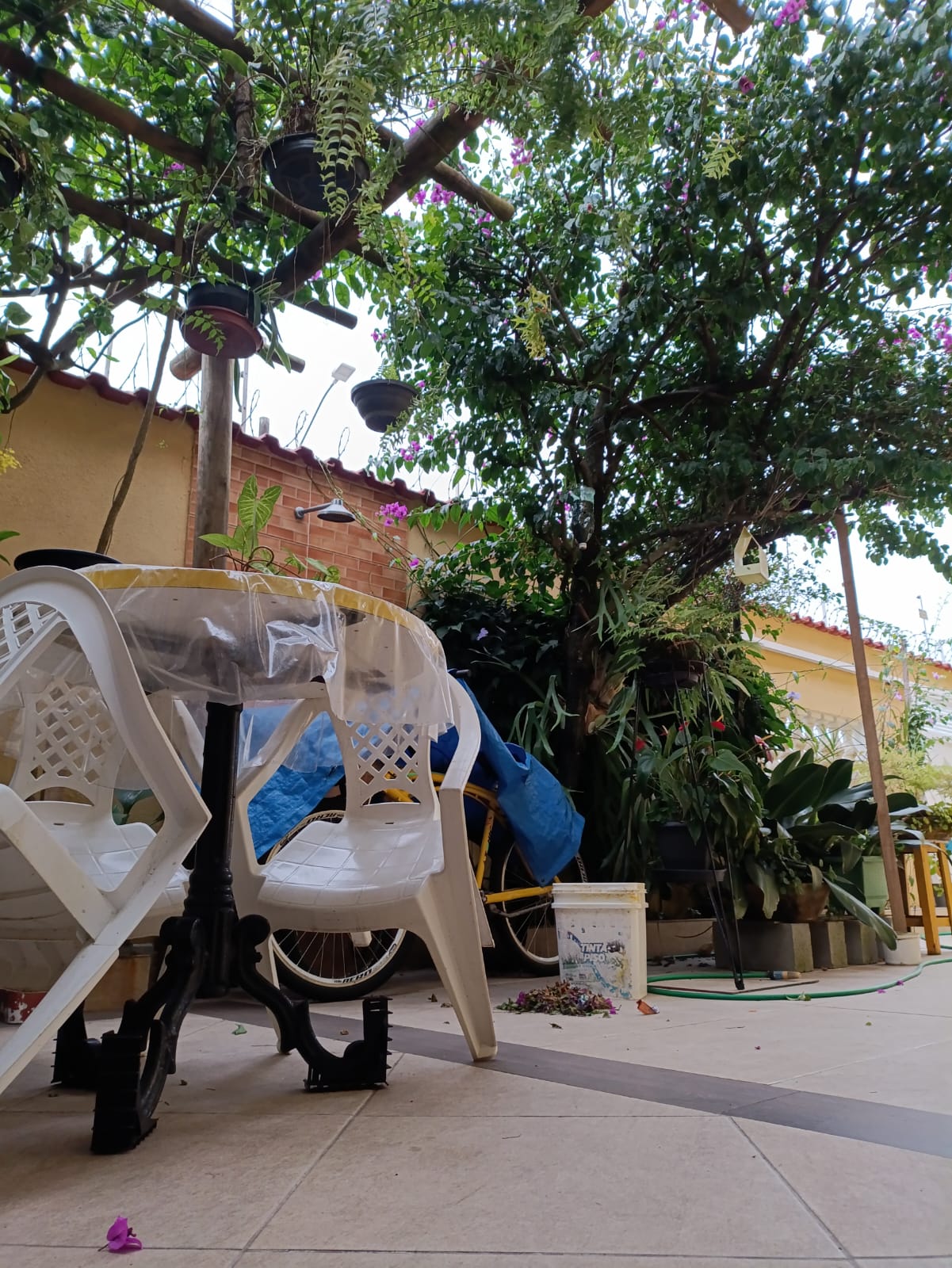 Sobrado em Itanhaém 2 dormitórios a 500 metros da praia aceita financiamento!