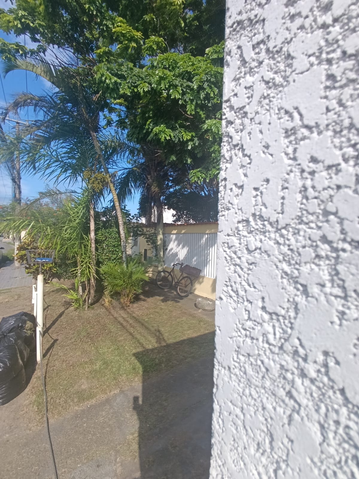 CAS261305 Edícula a 200 metros da praia em Itanhaém com 10 vagas de garagem