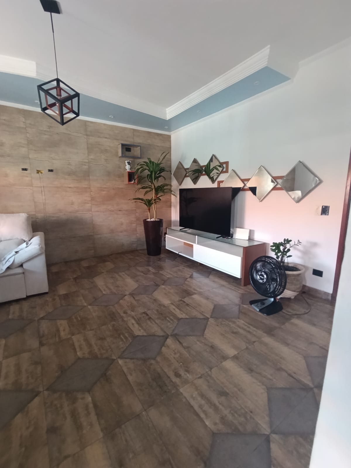 CAS261310 Casa em Itanhaém a 100 metros da praia com 5 suítes e piscina 50 mil litros