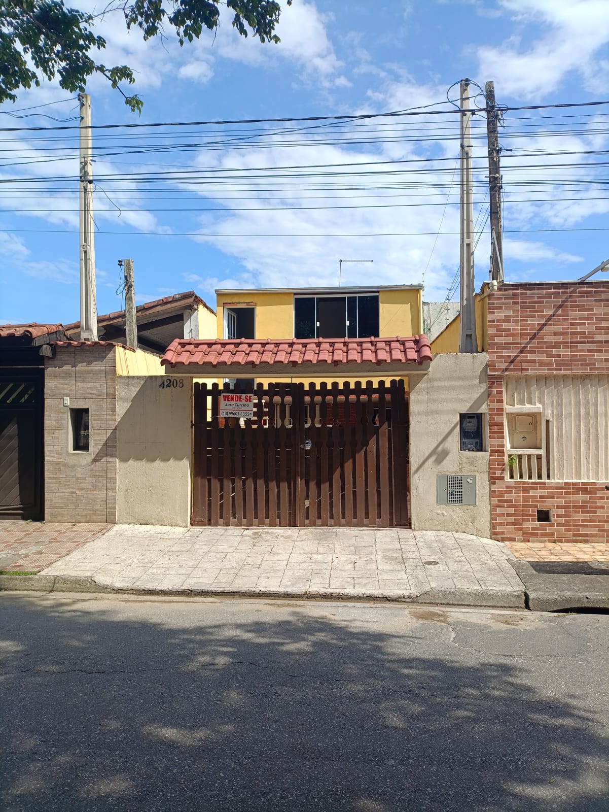 CAS261312 Casa em Itanhaém 2 dormitórios com suíte e escritório a 600m da praia