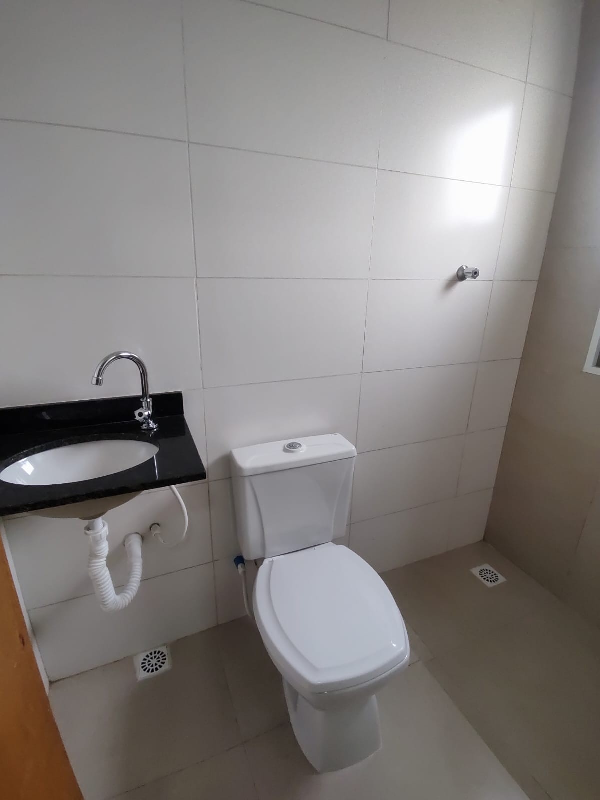 CAS261326 Casa em Itanhaém com 2 suítes e piscina com cascata financiada