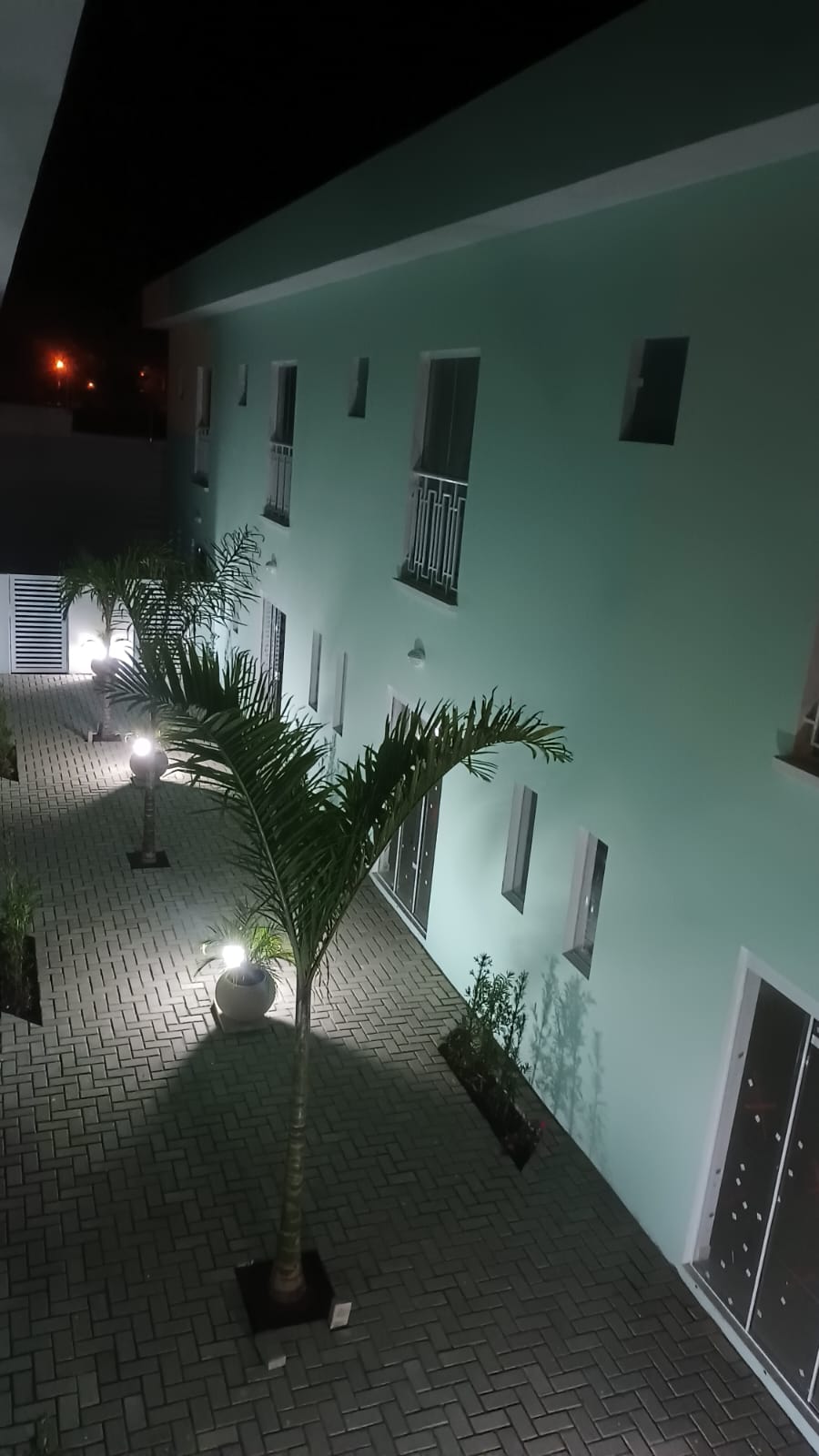 Sobrado 2 Suítes com Churrasqueira - Lado Praia a 500m do Mar