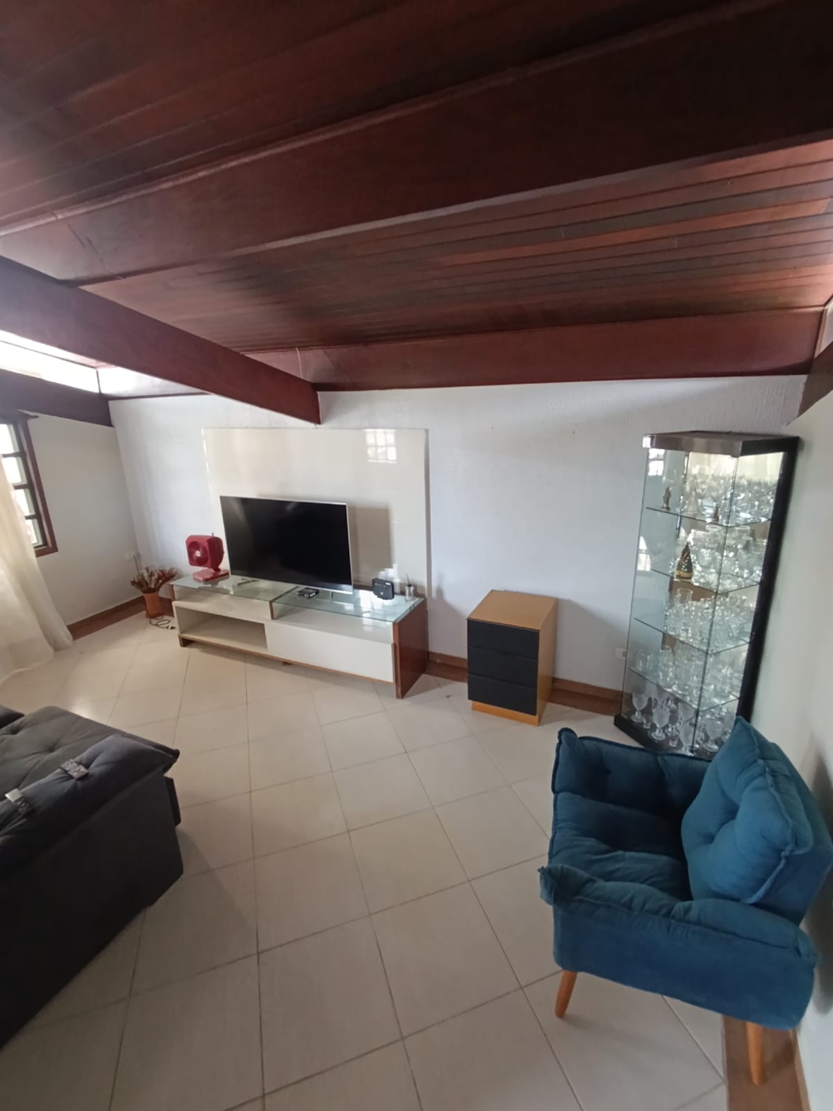 Casa de alto padrão em Itanhaém com energia solar e 4 dormitórios a 300m do mar!