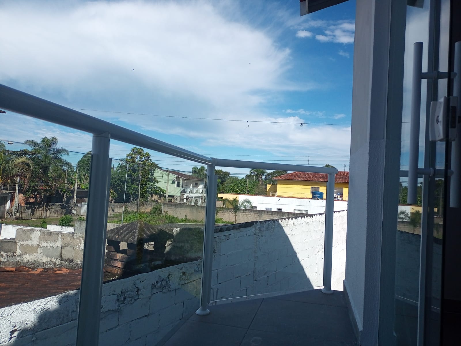 Casa 2 Dormitórios com Piscina e Cascata - Aceita Financiamento