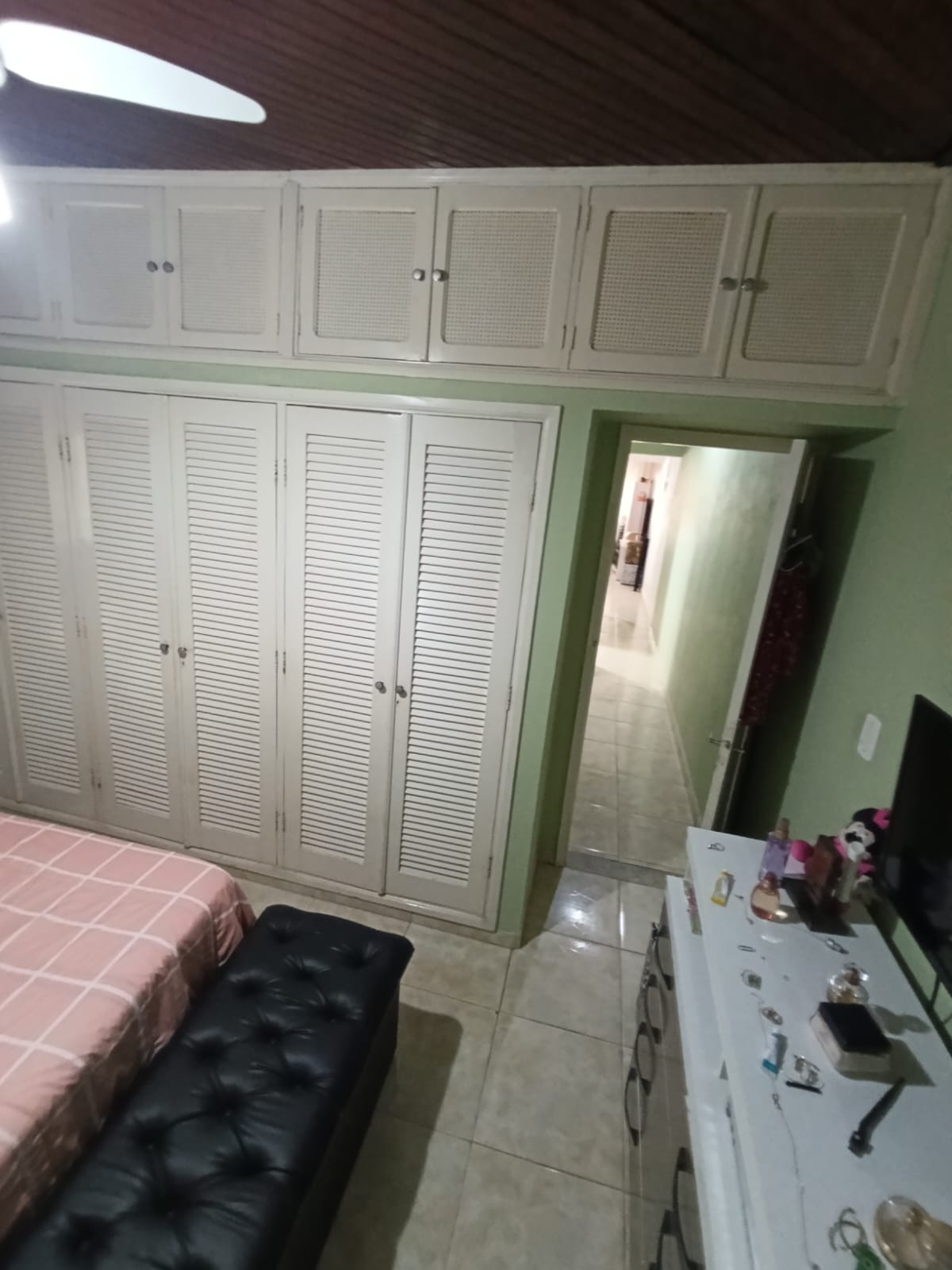 CAS261300 Casa no Suarão com Edícula e Churrasqueira – 2 Minutos do Centro Comercial – Aceita Financiamento!