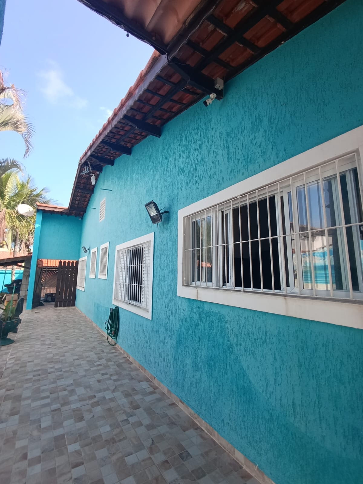 CAS261310 Casa em Itanhaém a 100 metros da praia com 5 suítes e piscina 50 mil litros