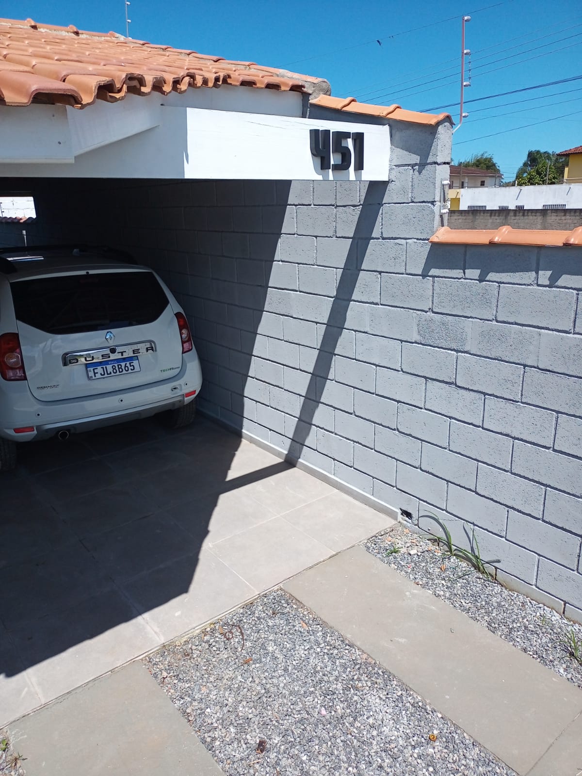 Casa 2 Dormitórios com Piscina e Cascata - Aceita Financiamento