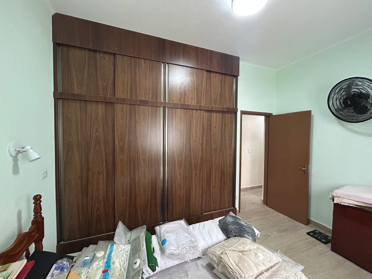 Casa em Peruíbe a 180 metros da praia com edícula e 5 vagas!