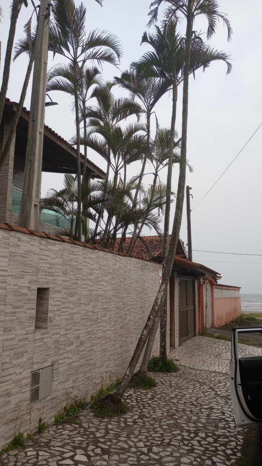 CAS231207 Sobrado à Venda no Suarão Itanhaém – 05 Dormitórios a 20m do Mar