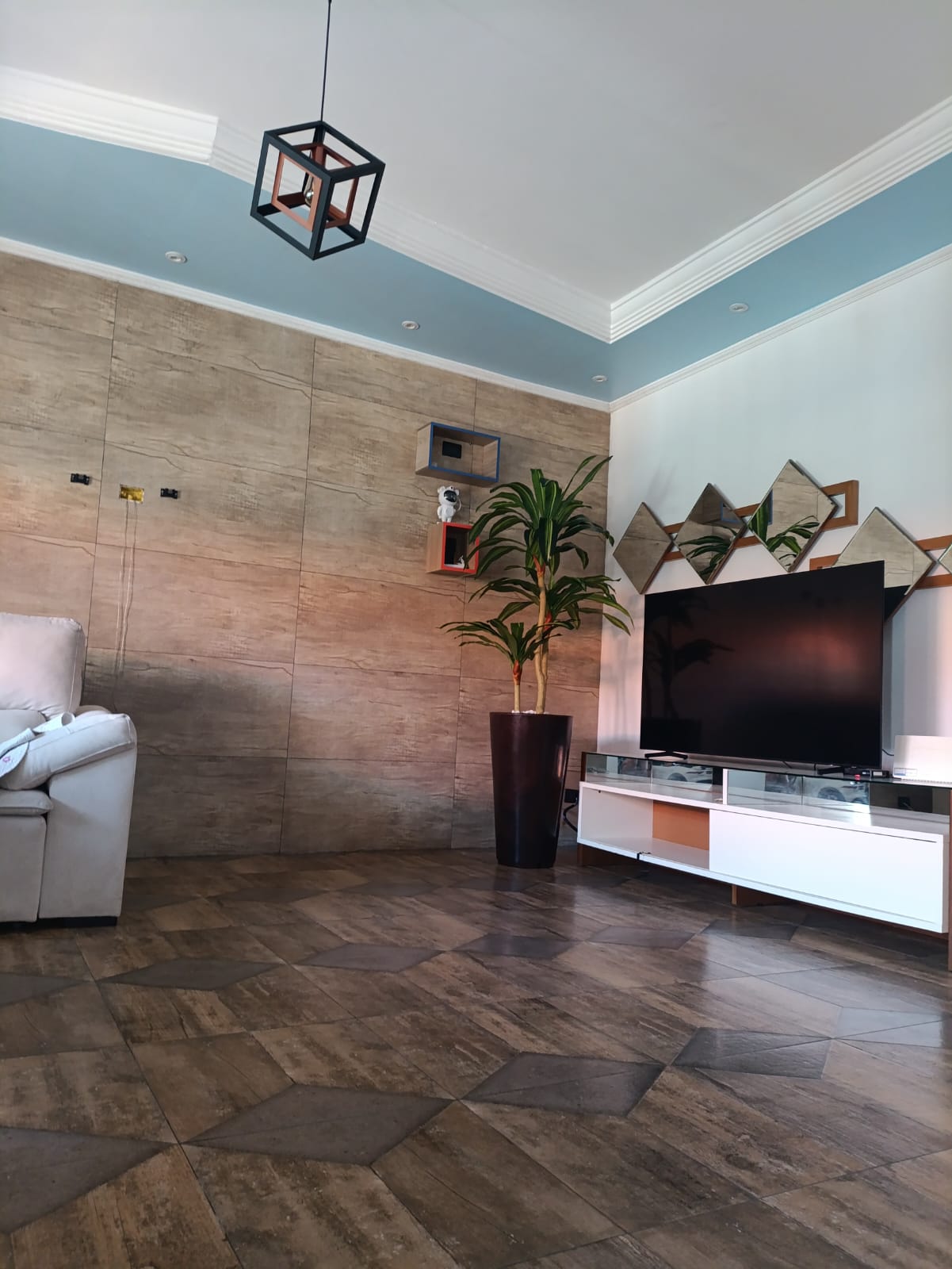 CAS261310 Casa em Itanhaém a 100 metros da praia com 5 suítes e piscina 50 mil litros