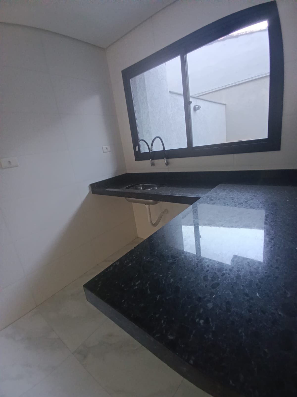 Viva o Sonho: Casa Moderna com Suítes, Hidro e Lazer Completo em Ótima Localização.