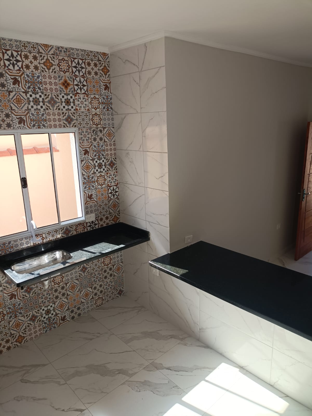 Casa Térrea Nova 2 Dorms (Suíte) - Amplo Espaço para Piscina - Financia