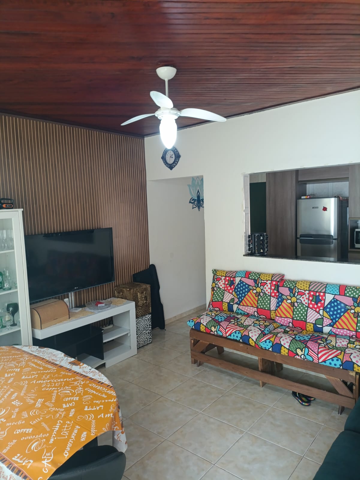 CAS261300 Casa no Suarão com Edícula e Churrasqueira – 2 Minutos do Centro Comercial – Aceita Financiamento!