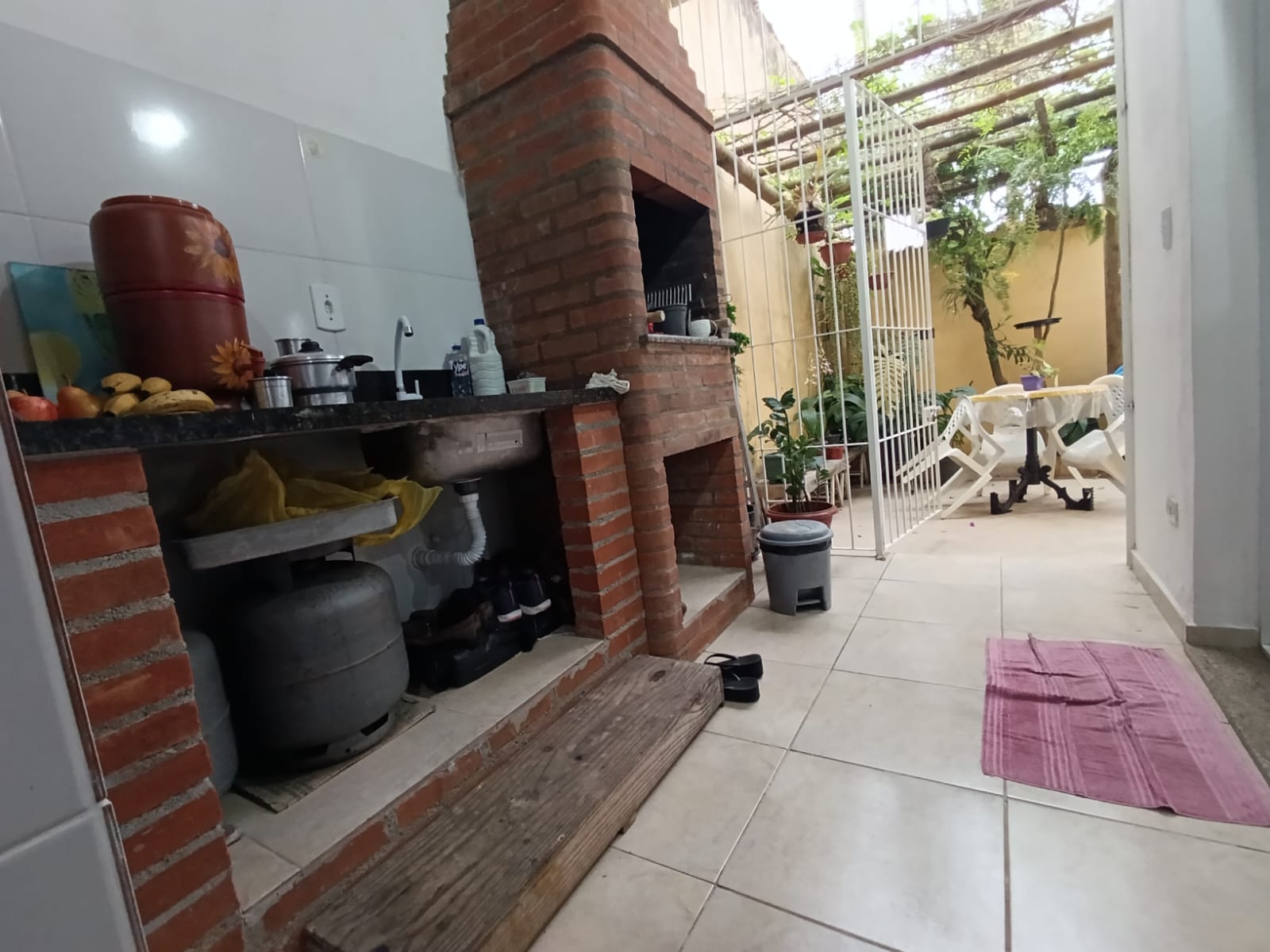 Sobrado em Itanhaém 2 dormitórios a 500 metros da praia aceita financiamento!