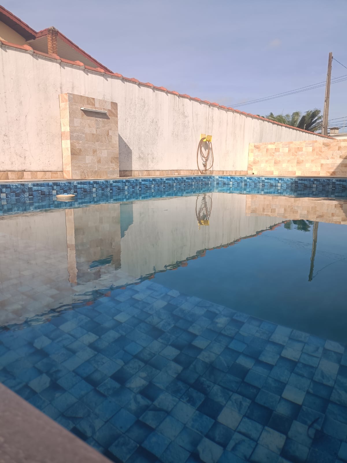 Casa Nova 3 Dorms com Piscina, Hidro e 5 Vagas - 600m do Mar
