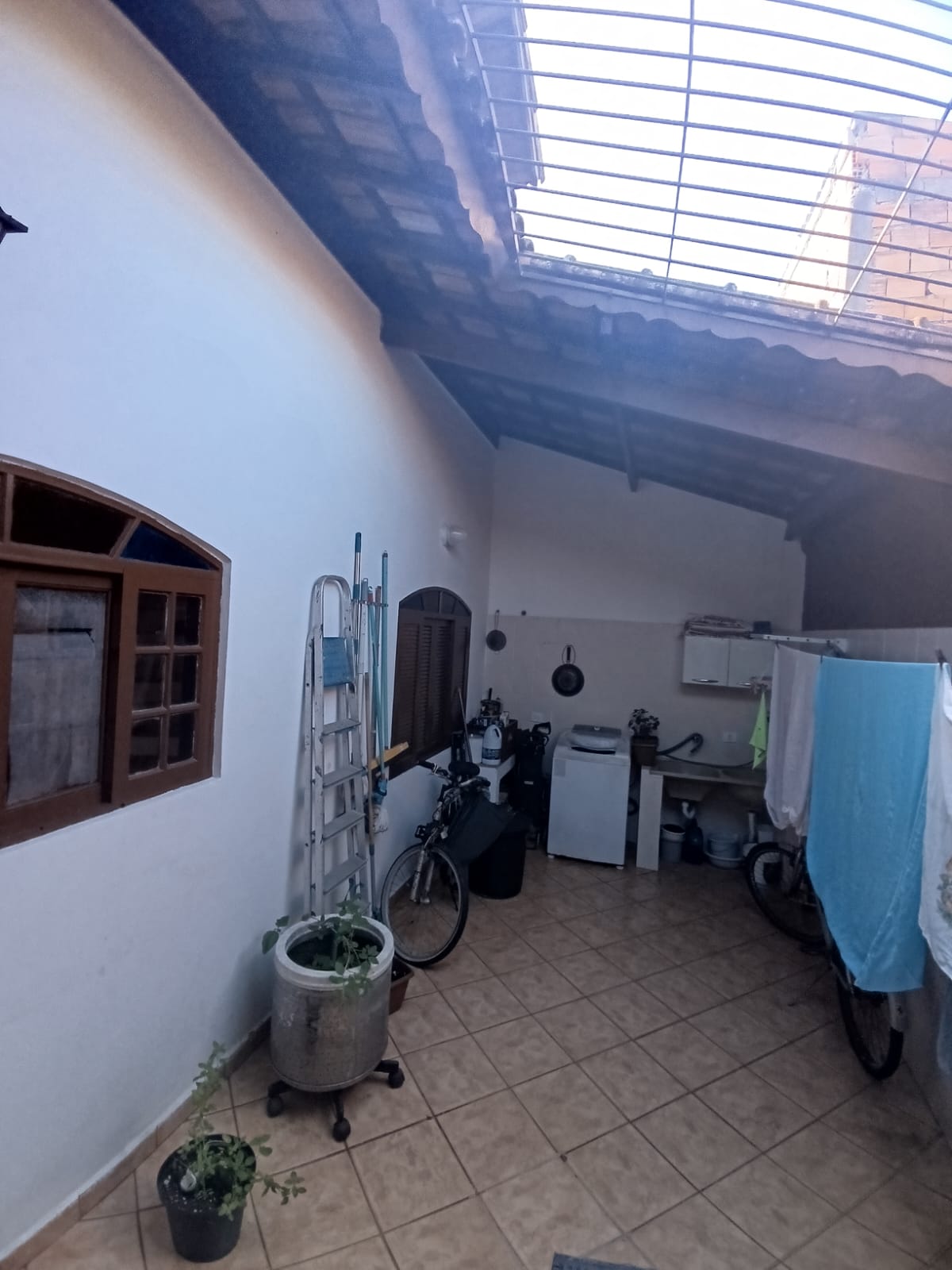 Espaço Sem Limites! Casa com Suíte Reversível, Área Gourmet e 10 Vagas em Itanhaém.