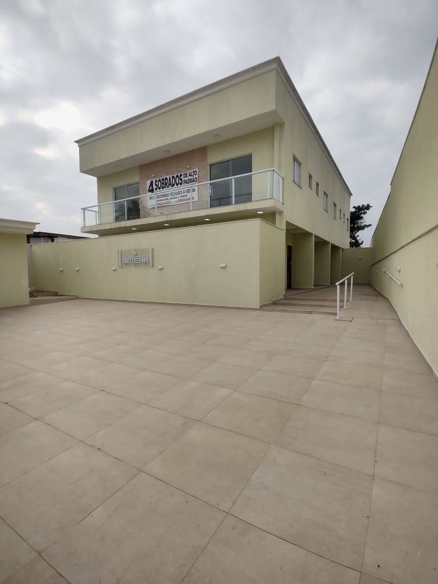 CAS261326 Casa em Itanhaém com 2 suítes e piscina com cascata financiada