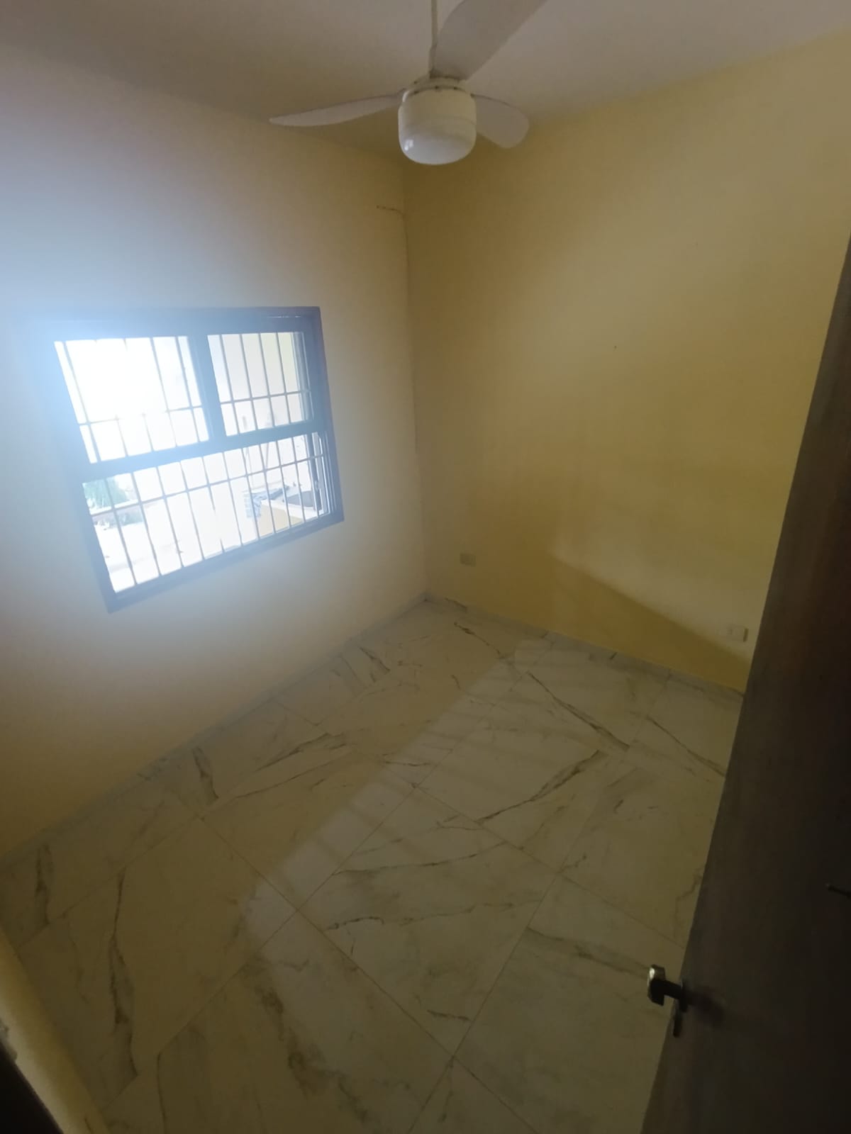 CAS261305 Edícula a 200 metros da praia em Itanhaém com 10 vagas de garagem