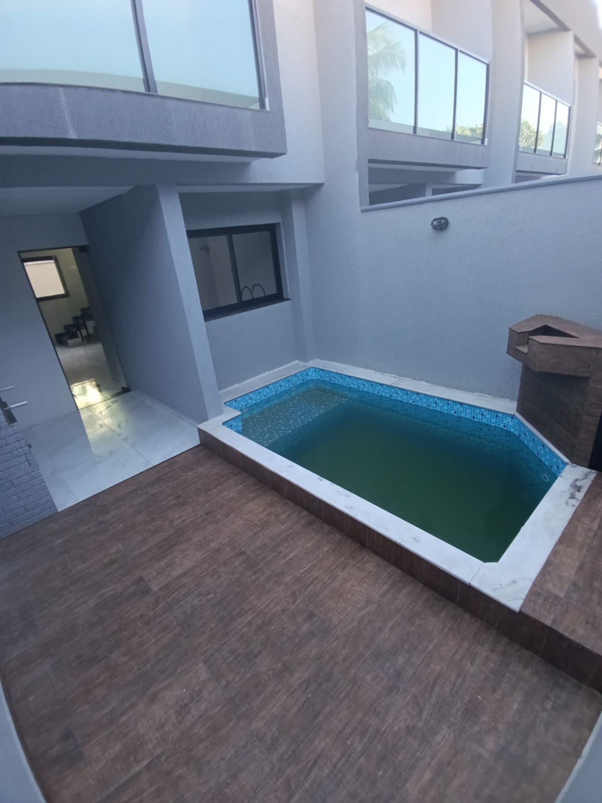 Viva o Sonho: Casa Moderna com Suítes, Hidro e Lazer Completo em Ótima Localização.