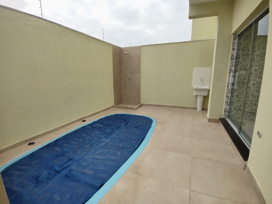 CAS261326 Casa em Itanhaém com 2 suítes e piscina com cascata financiada