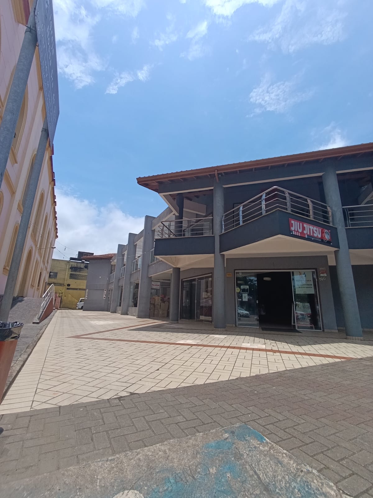 Oportunidade Comercial: Salas no Coração do Suarão ao lado do Poupatempo!