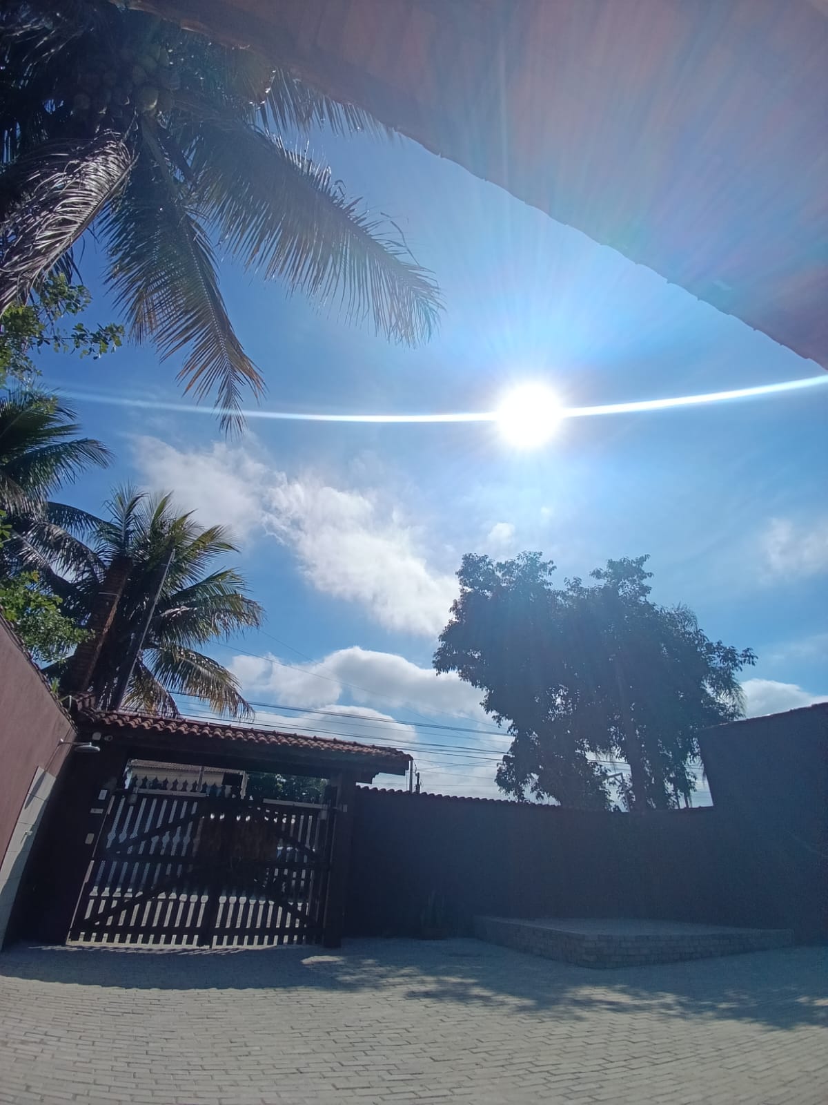 Espaço Sem Limites! Casa com Suíte Reversível, Área Gourmet e 10 Vagas em Itanhaém.