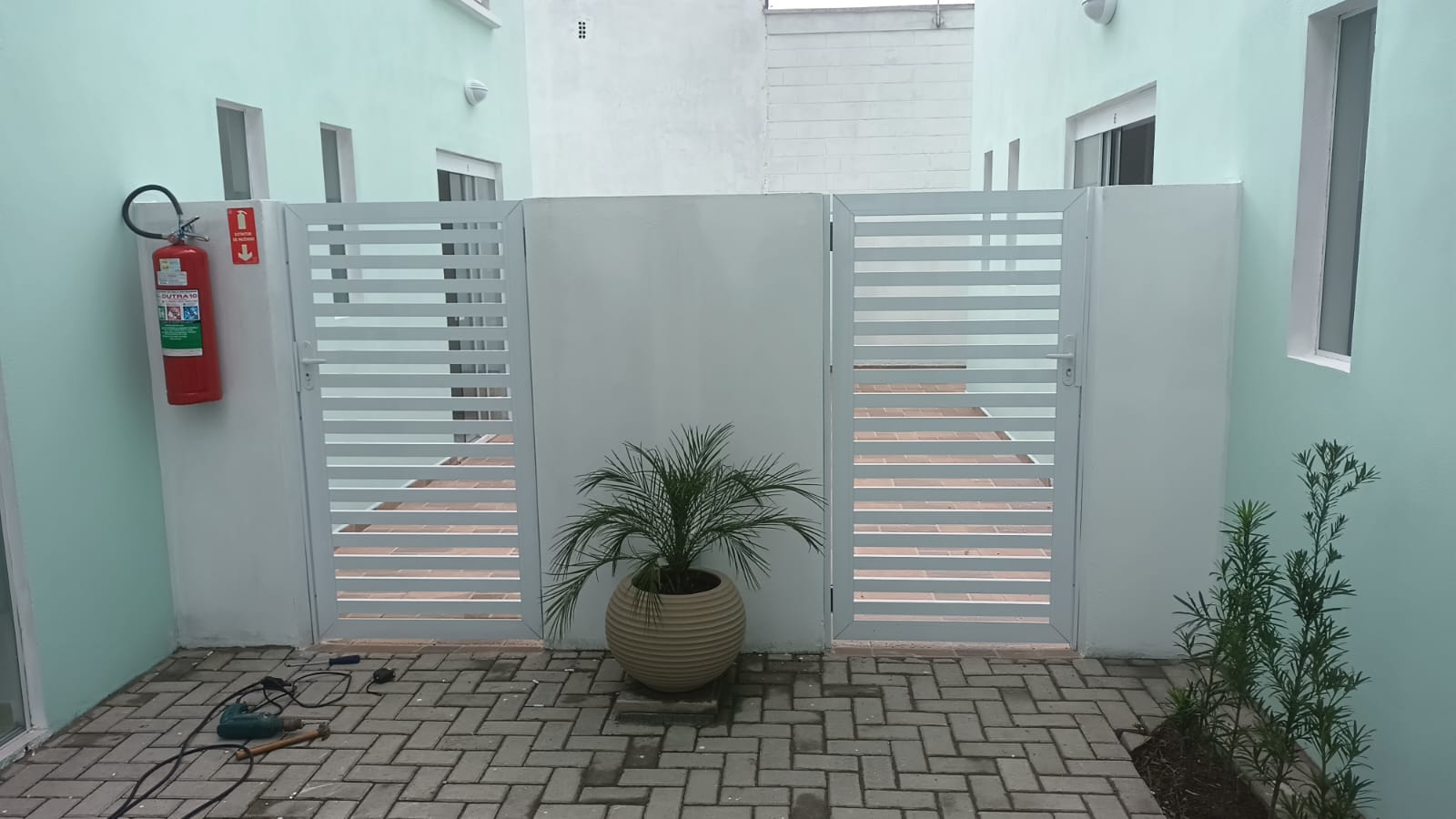 Sobrado 2 Suítes com Churrasqueira - Lado Praia a 500m do Mar