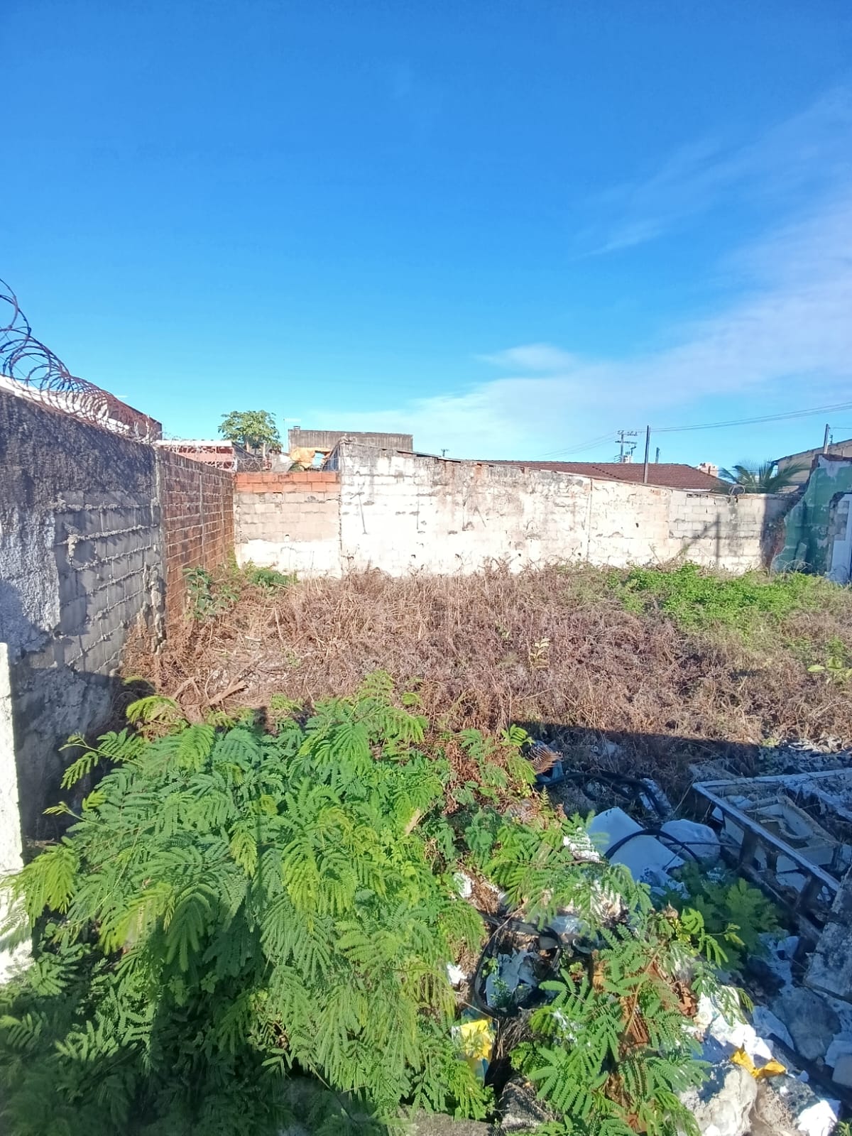 Seu Projeto Começa Aqui: Terreno com 209,38m² em Itanhaém (Aceita Financiamento).