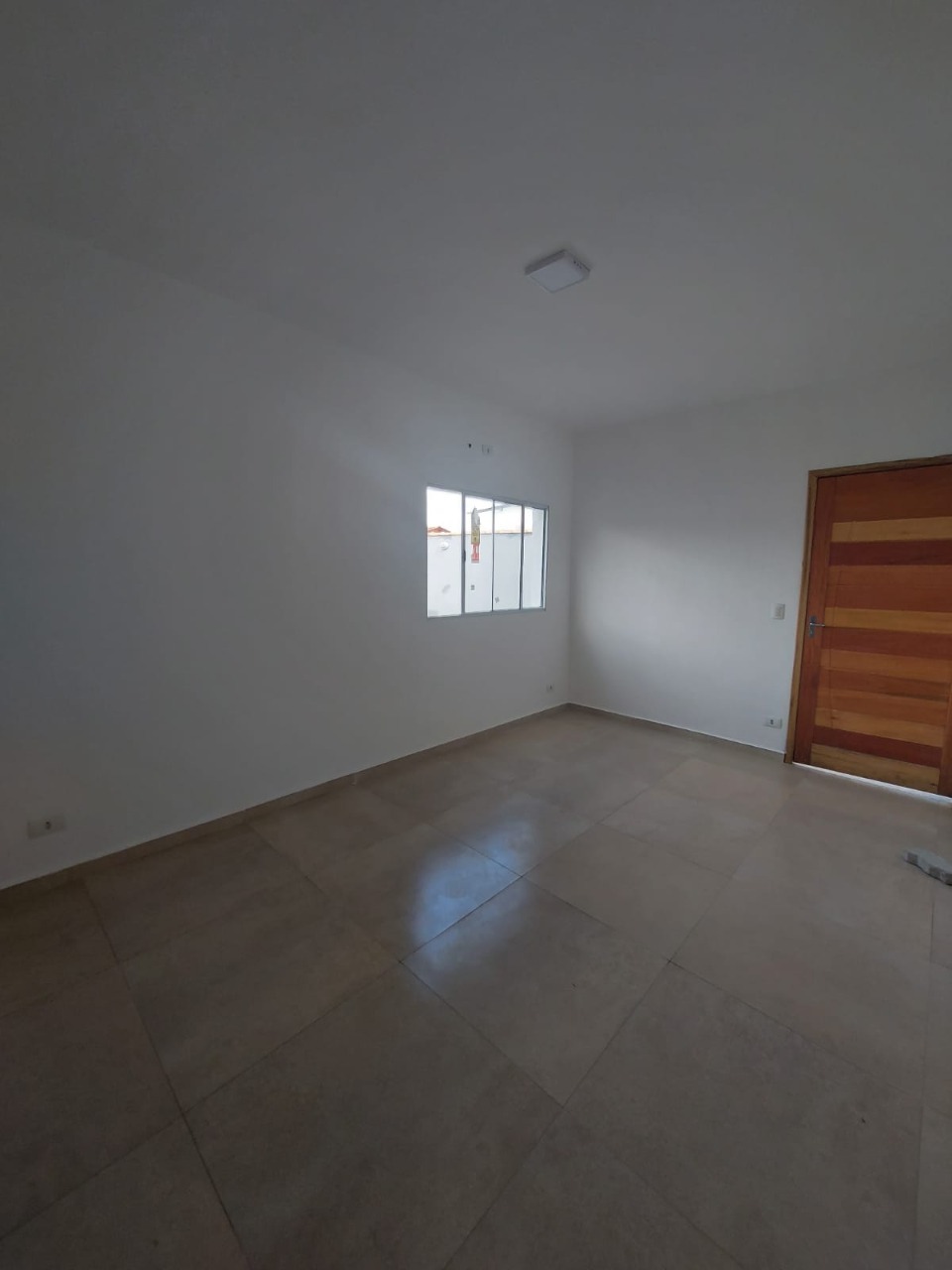 Casa Superior 3 Dorms com Suíte, Closet, Planejados e Piscina 7x3!