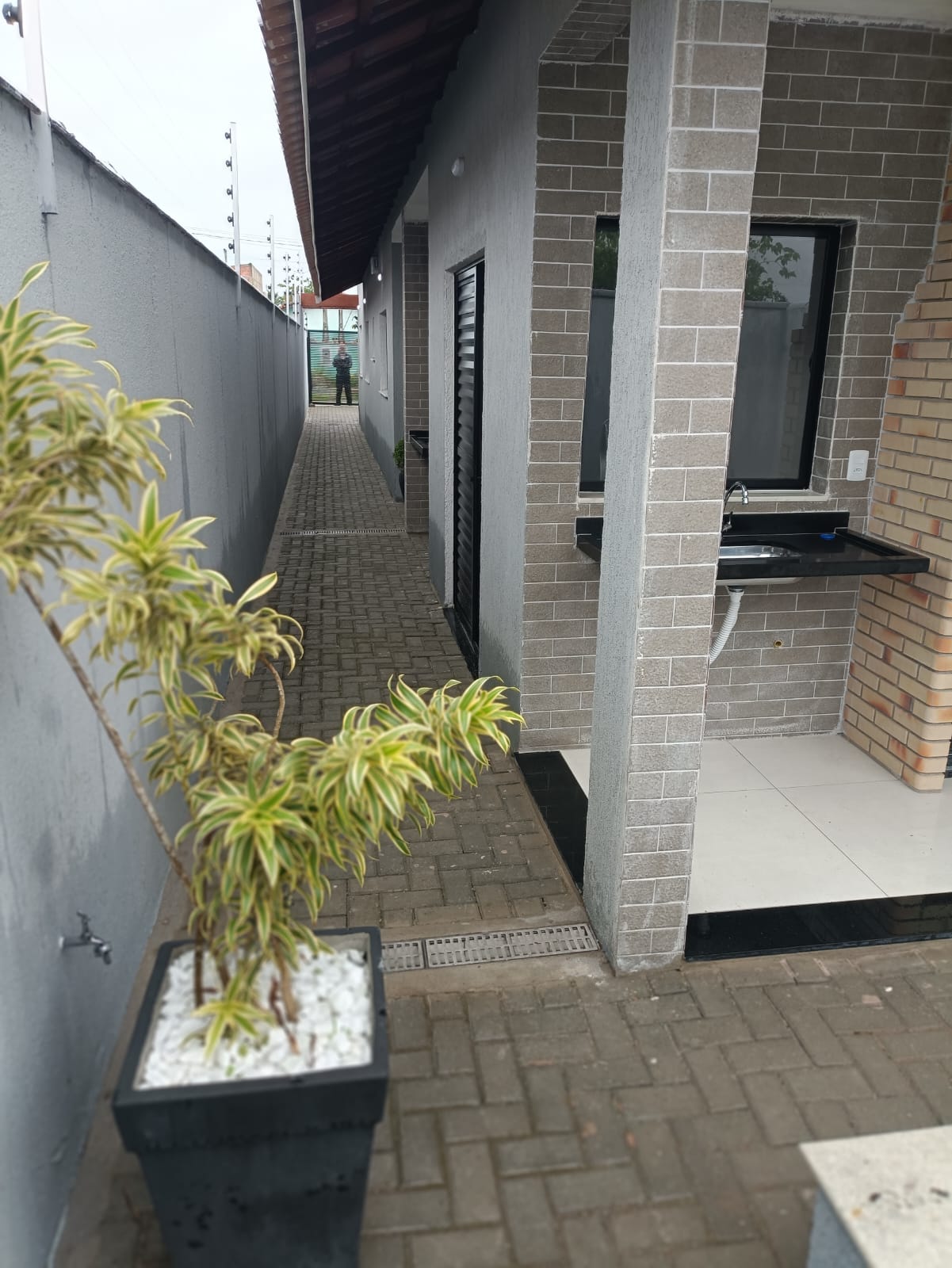 Casa Nova 3 Dorms (1 Suíte Master) com Piscina e Hidro - Lado Praia