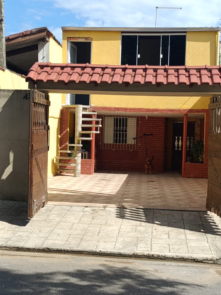 CAS261312 Casa em Itanhaém 2 dormitórios com suíte e escritório a 600m da praia