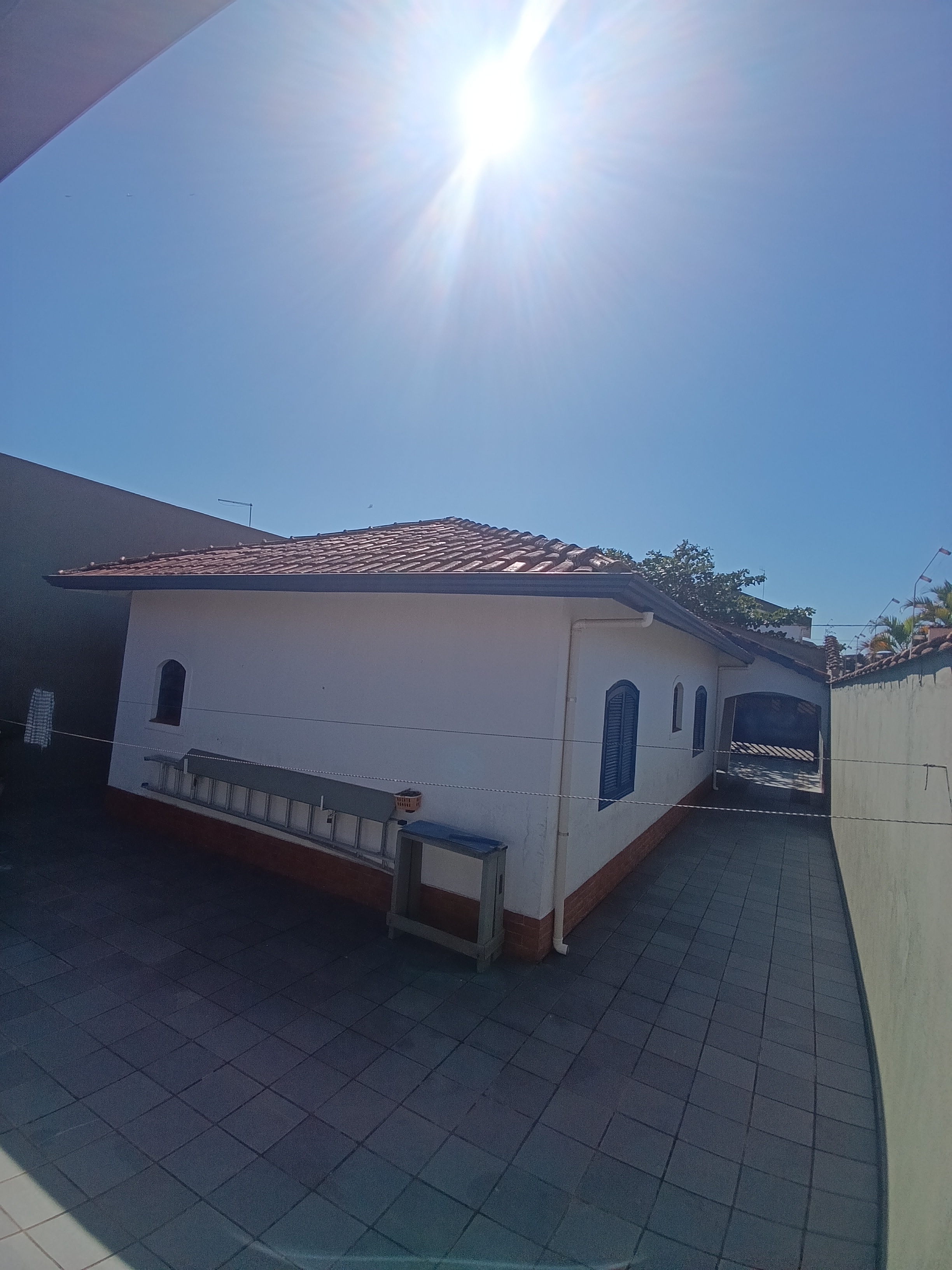 Casa para venda na praia com 03 dormitórios e edícula