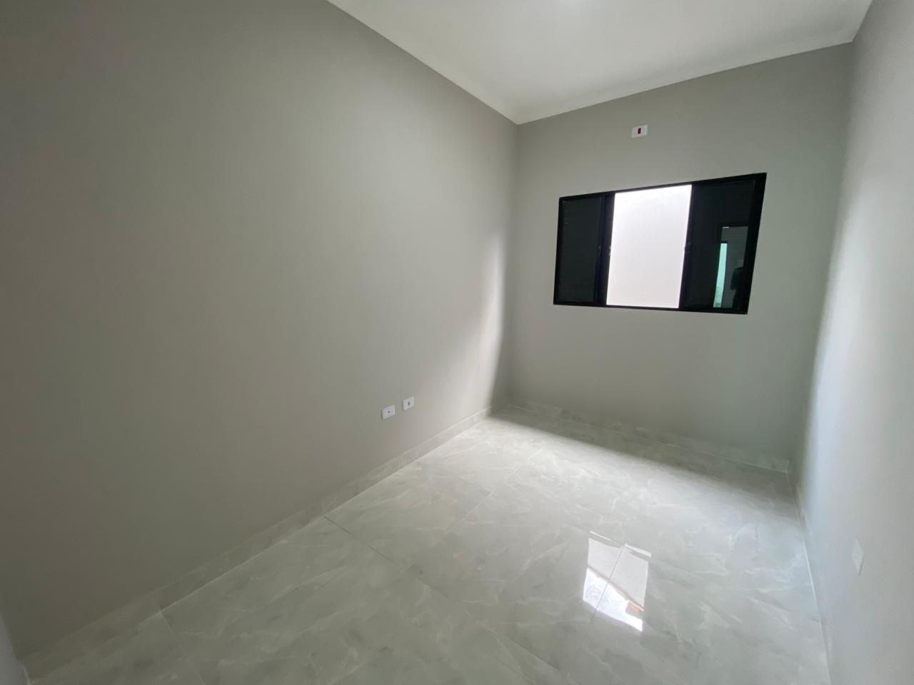 CAS261322 Casa nova em Mongaguá 3 dormitórios com piscina e cascata lado praia