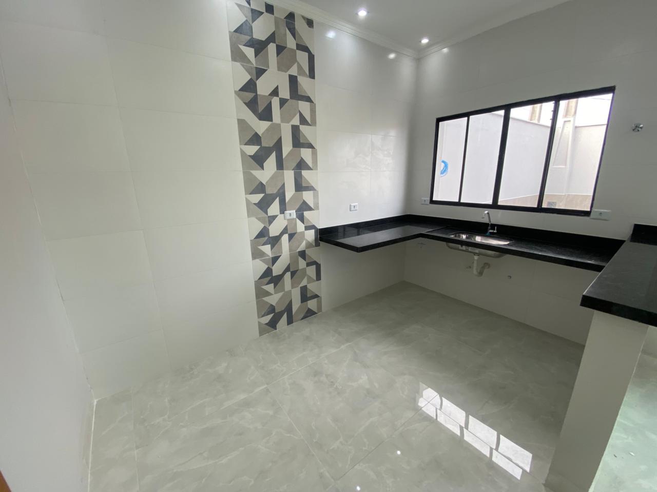 CAS261322 Casa nova em Mongaguá 3 dormitórios com piscina e cascata lado praia