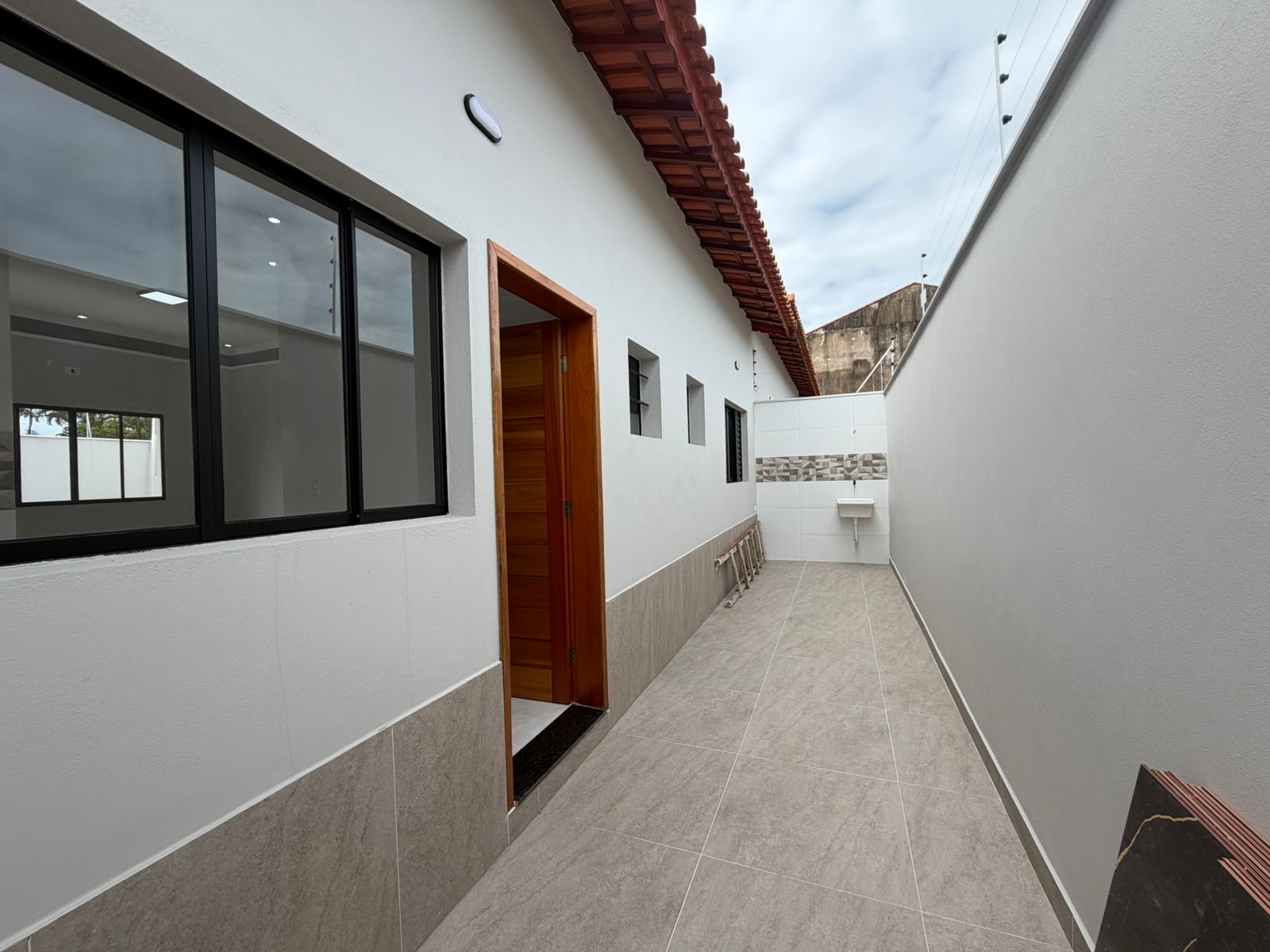 CAS261365 Casa Nova no Jardim Jamaica Itanhaém – 02 Dormitórios com Piscina