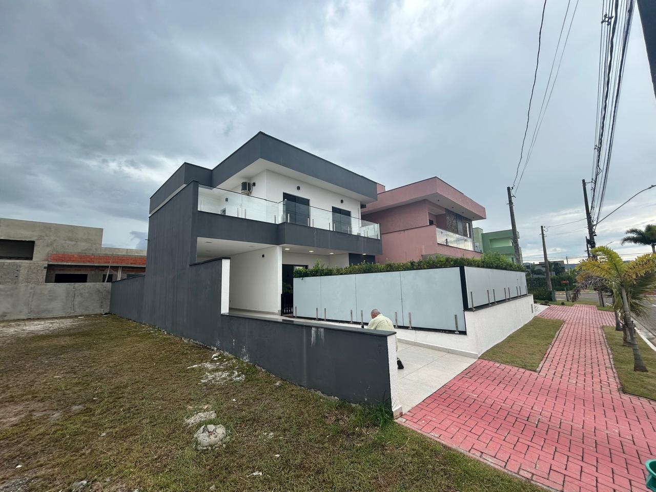 CAS261316 Sobrado no Condomínio Flora Rica Peruíbe com 4 suítes e piscina