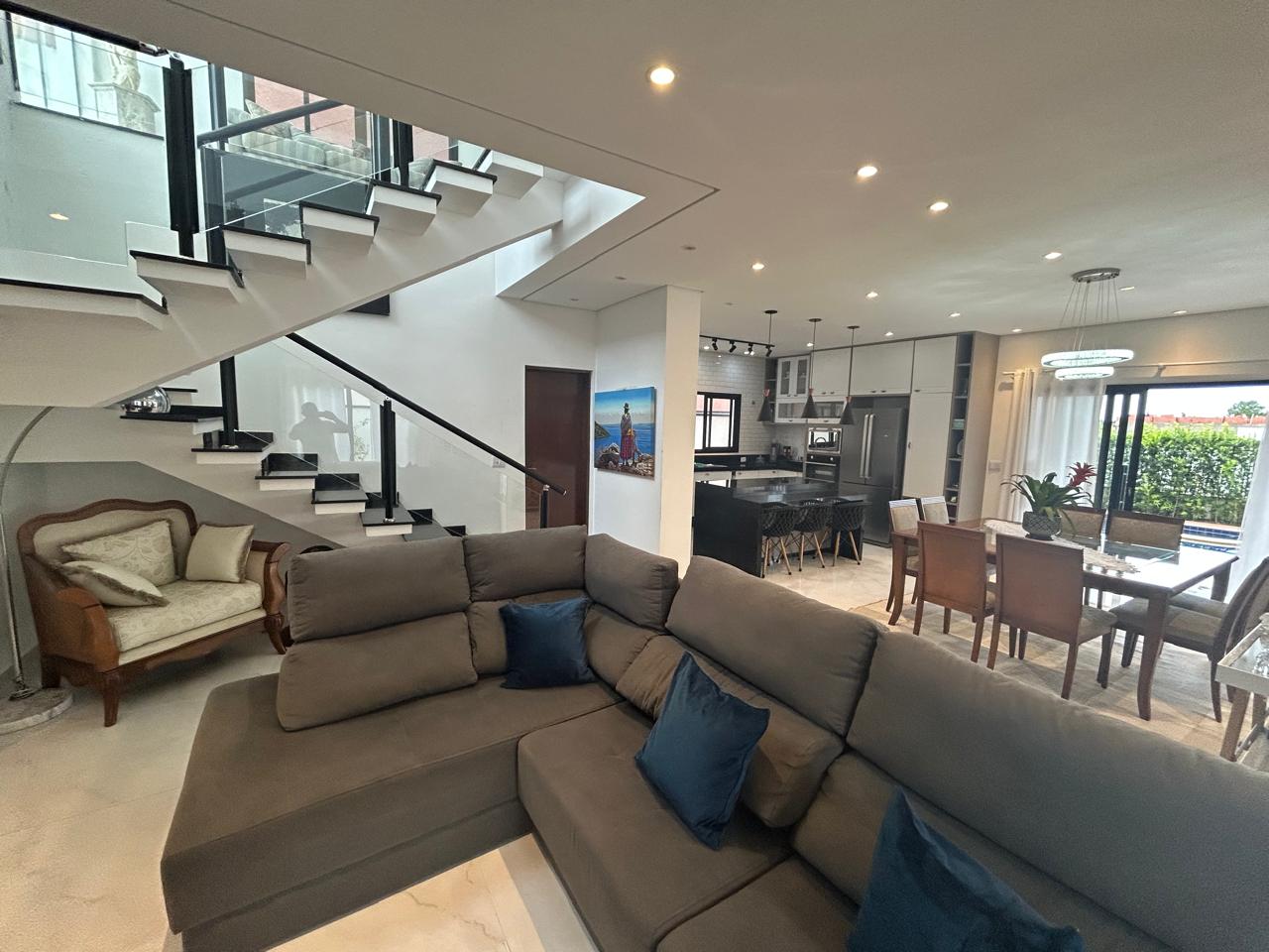 CAS261316 Sobrado no Condomínio Flora Rica Peruíbe com 4 suítes e piscina