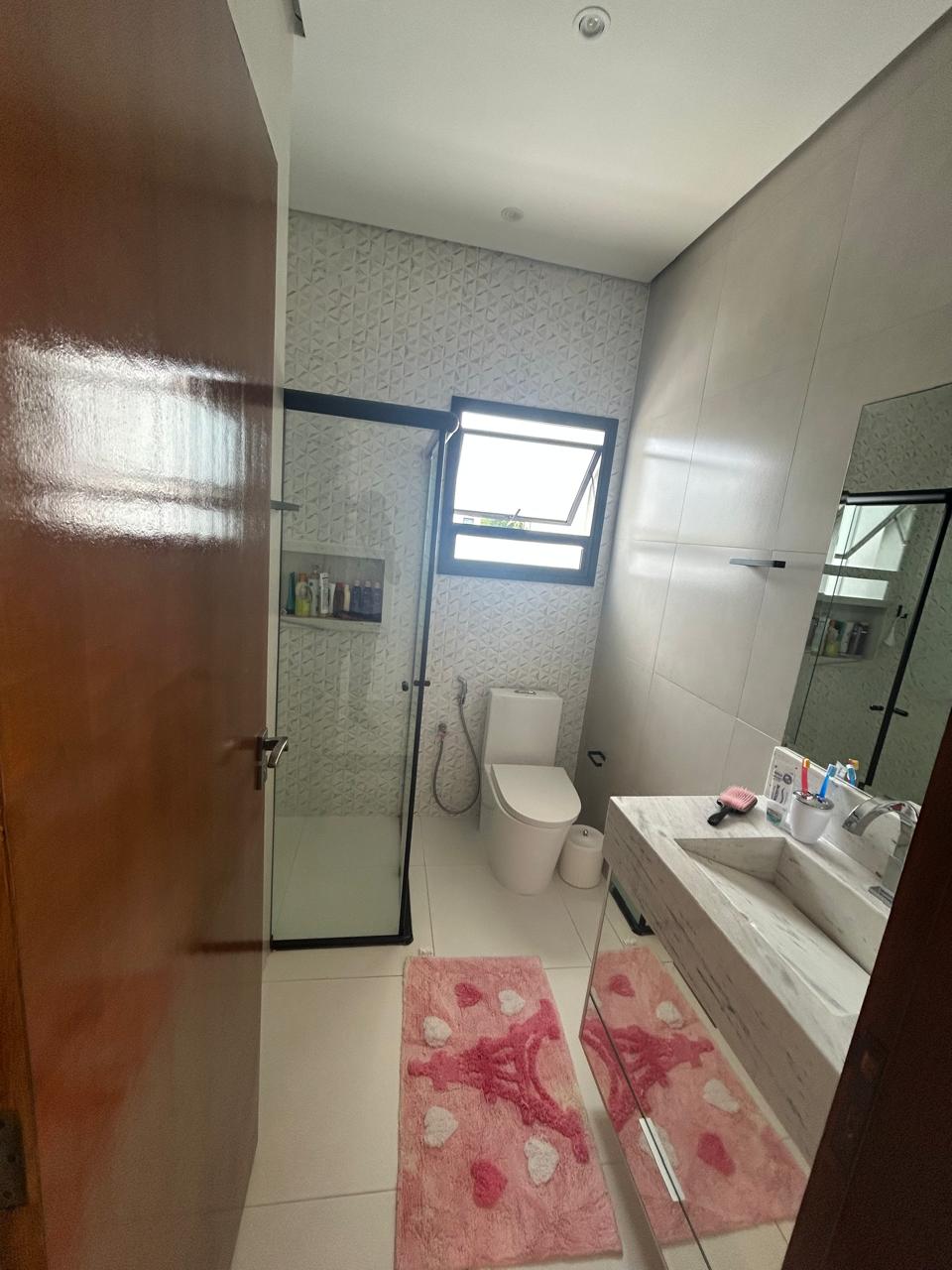 CAS261316 Sobrado no Condomínio Flora Rica Peruíbe com 4 suítes e piscina