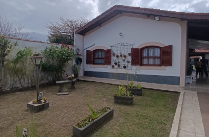CAS261296 Casa no Suarão Itanhaém com energia solar e 3 dormitórios a 300m da praia