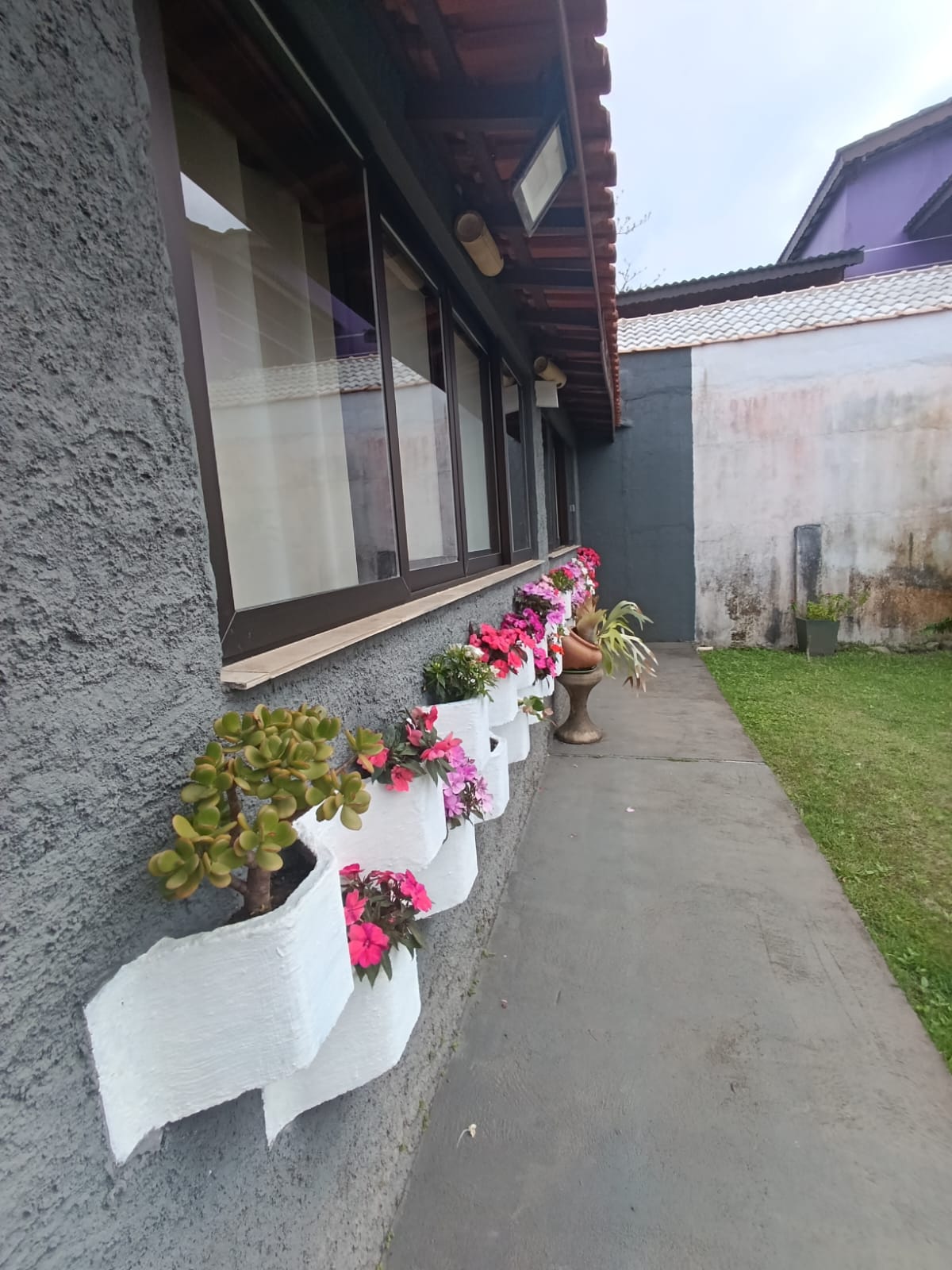 CAS261296 Casa no Suarão Itanhaém com energia solar e 3 dormitórios a 300m da praia