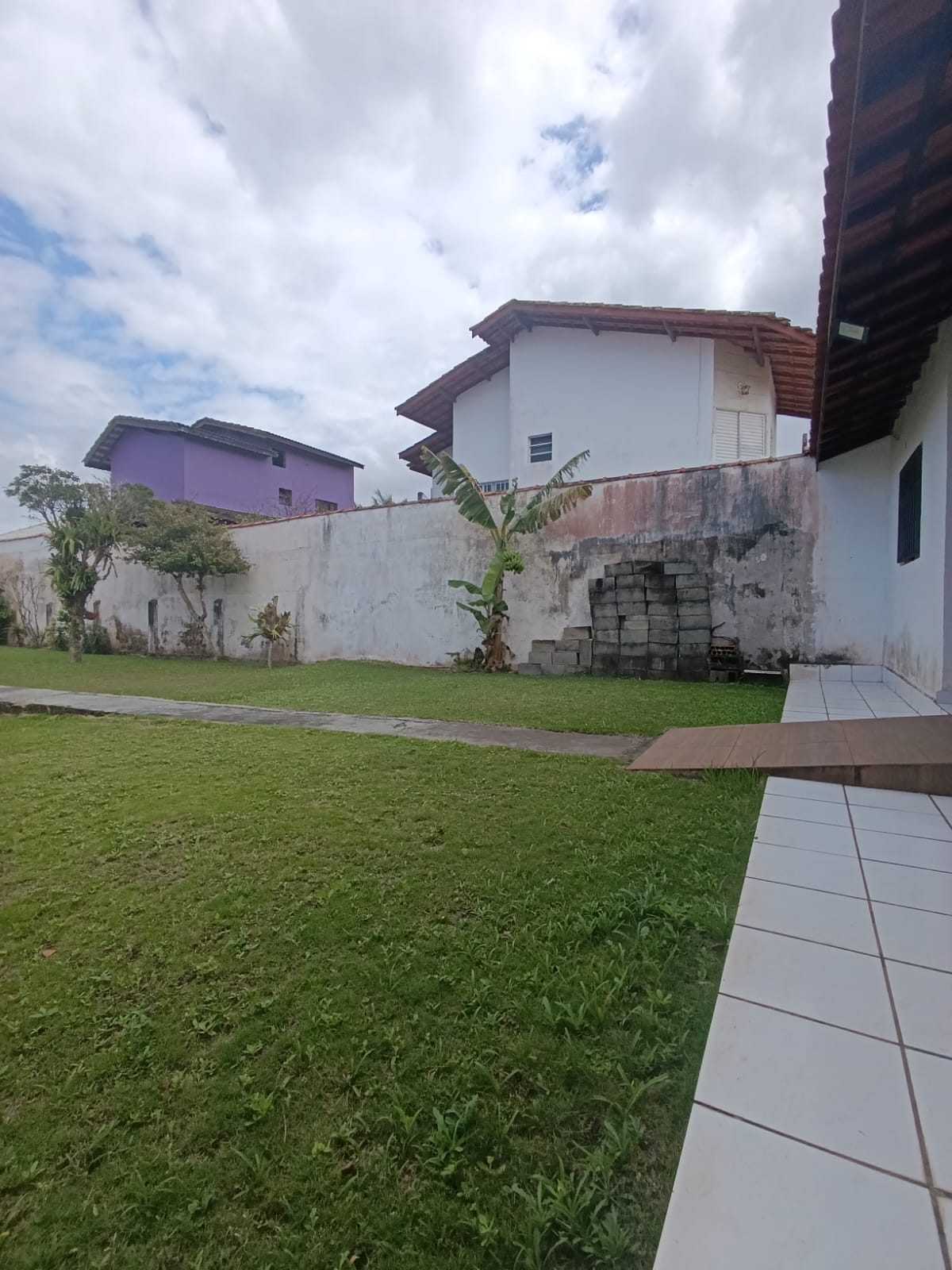 CAS261296 Casa no Suarão Itanhaém com energia solar e 3 dormitórios a 300m da praia