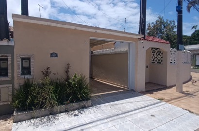 CAS261295 Casa no Suarão Itanhaém com piscina de alvenaria a 500m da praia