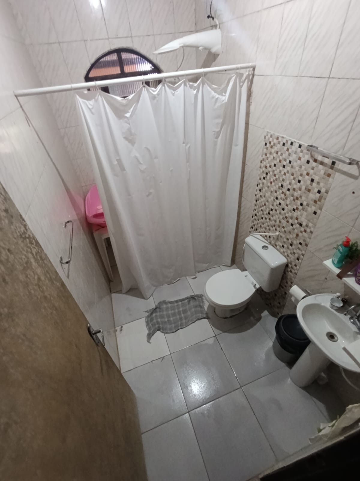 Casa em Itanhaém com 4 dormitórios e terreno duplo com entrada por duas ruas!