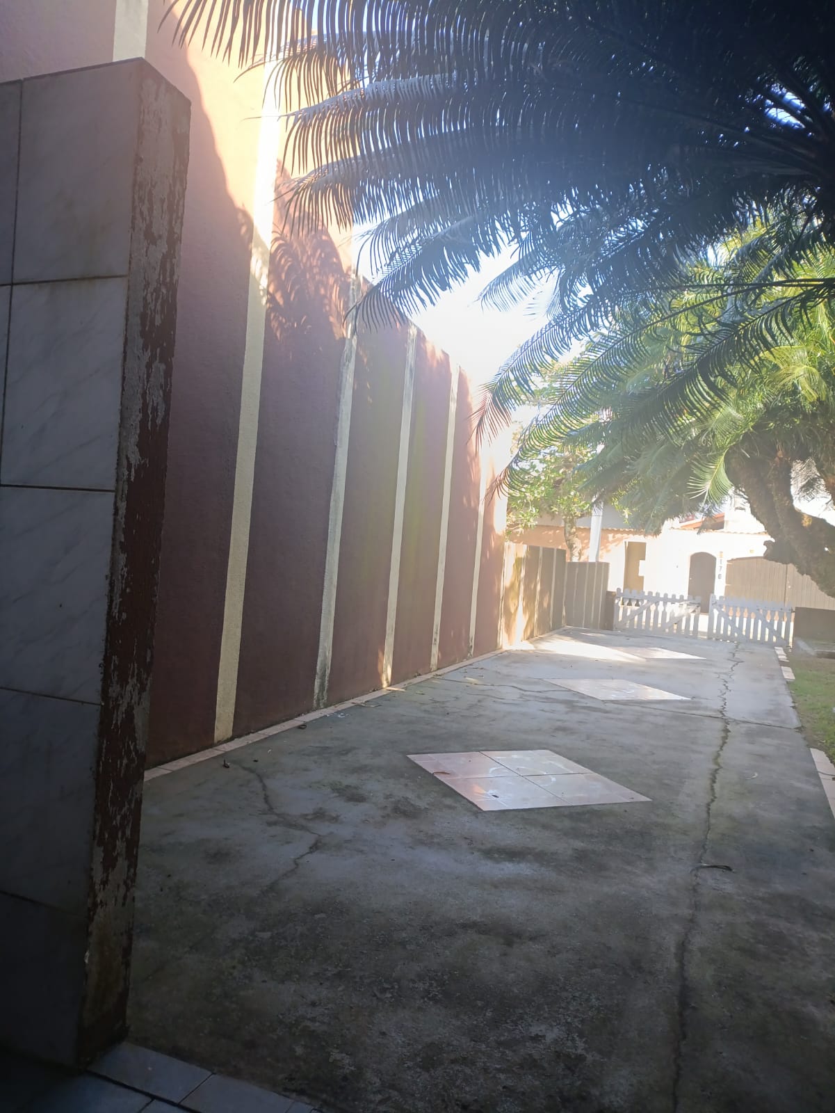 CAS261315 Sobrado de 3 andares em Itanhaém com 3 dormitórios e solarium 360 graus