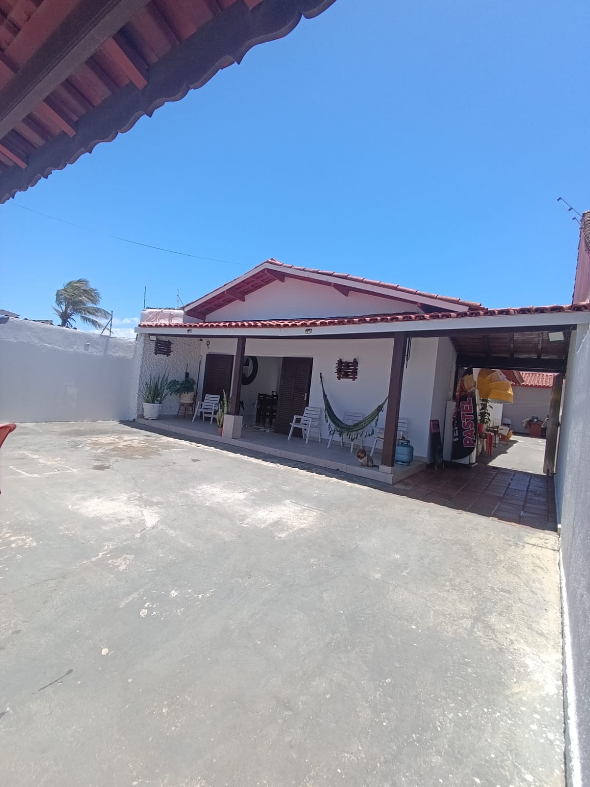 CAS261317 Casa térrea em Itanhaém com 04 dormitórios e acabamento em porcelanato