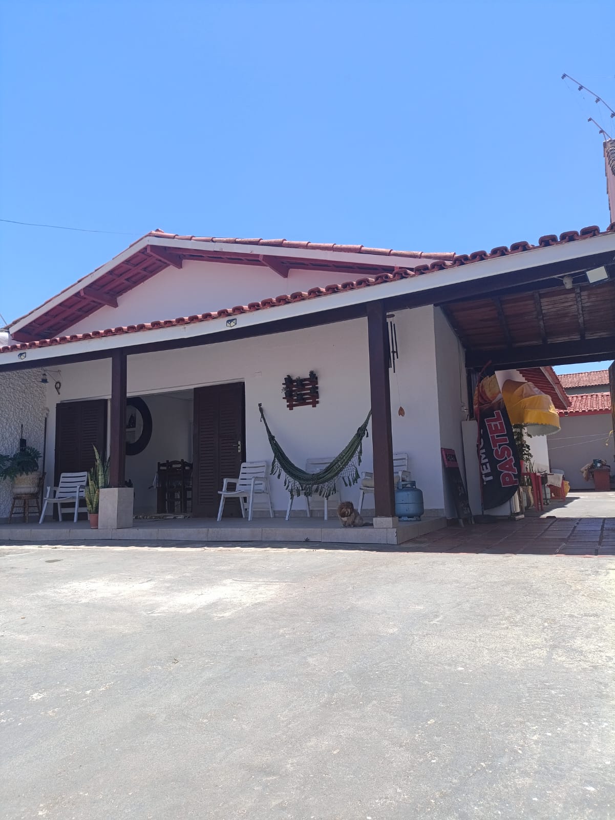 CAS261317 Casa térrea em Itanhaém com 04 dormitórios e acabamento em porcelanato