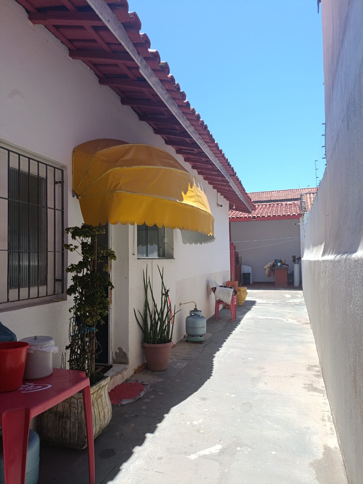 CAS261317 Casa térrea em Itanhaém com 04 dormitórios e acabamento em porcelanato