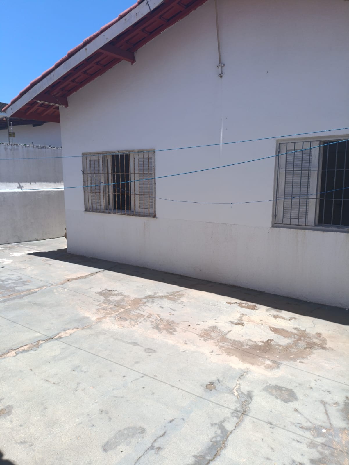 CAS261317 Casa térrea em Itanhaém com 04 dormitórios e acabamento em porcelanato
